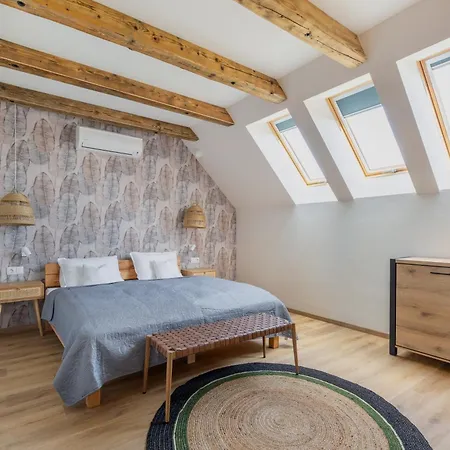 Apartamento Tulipan Haz Gyál