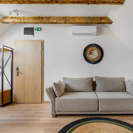 Tulipan Haz Apartamento Gyál