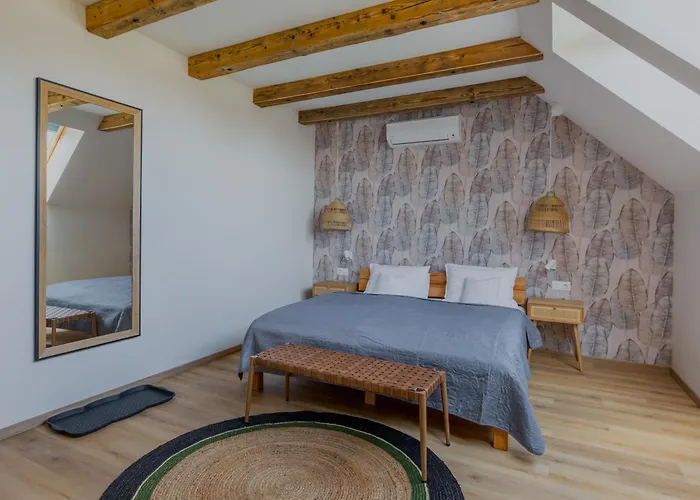 Tulipan Haz 公寓 *