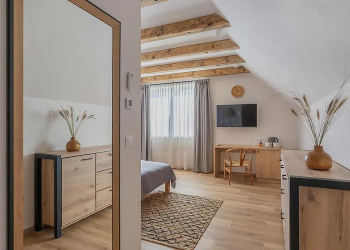 Tulipan Haz 公寓 *