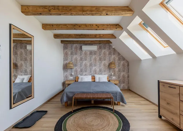 Tulipan Haz 公寓 *